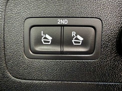 Used 2025 Kia Sorento EX image 14