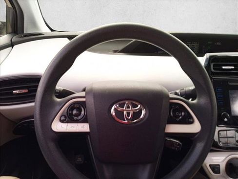 Used 2016 Toyota Prius Two FWD image 13
