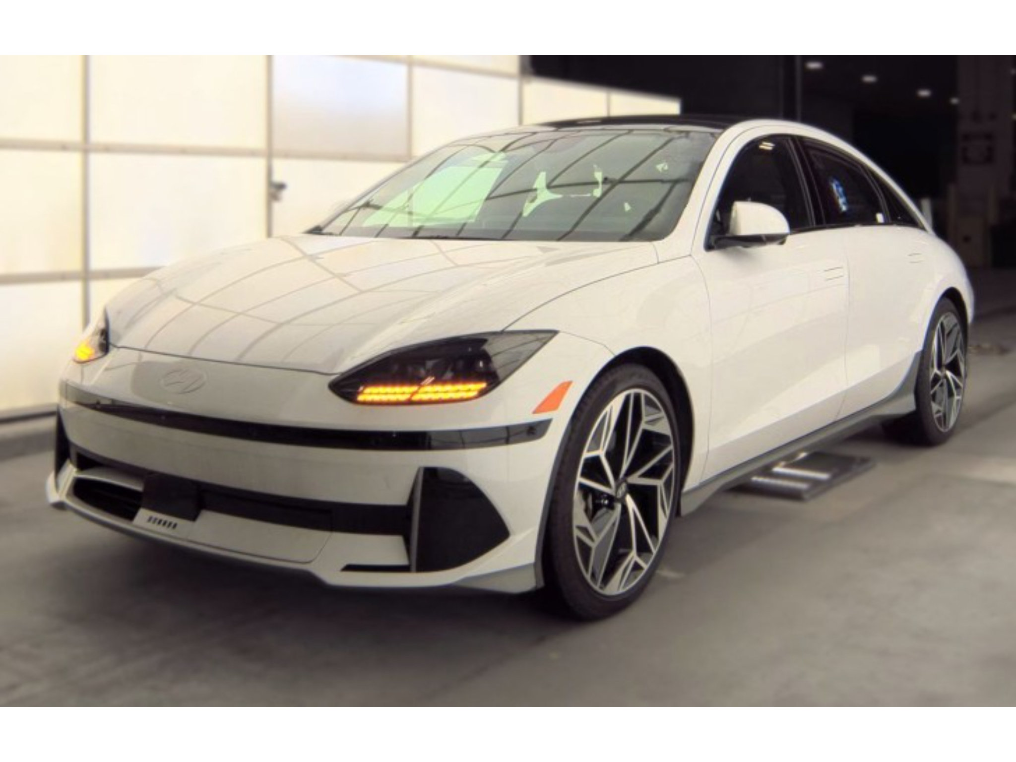 Used 2023 Hyundai Ioniq 6 Limited AWD/4WD image 1