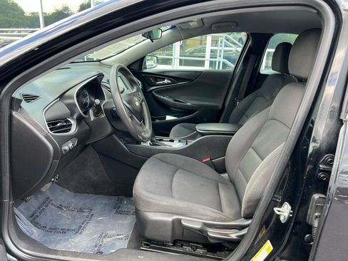 Used 2017 Chevrolet Malibu LS w/ LPO, Convenience Package 2 FWD image 11