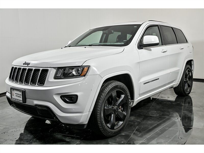 Used 2015 Jeep Grand Cherokee Altitude AWD/4WD image 5