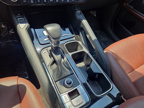 Used 2023 Kia Telluride EX w/ EX Captain's Chair Package FWD image 30