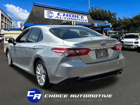 Used 2019 Toyota Camry LE FWD image 5