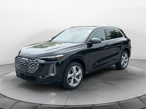 Used 2025 Audi Q5 Premium Plus w/ Premium Plus AWD/4WD image 3
