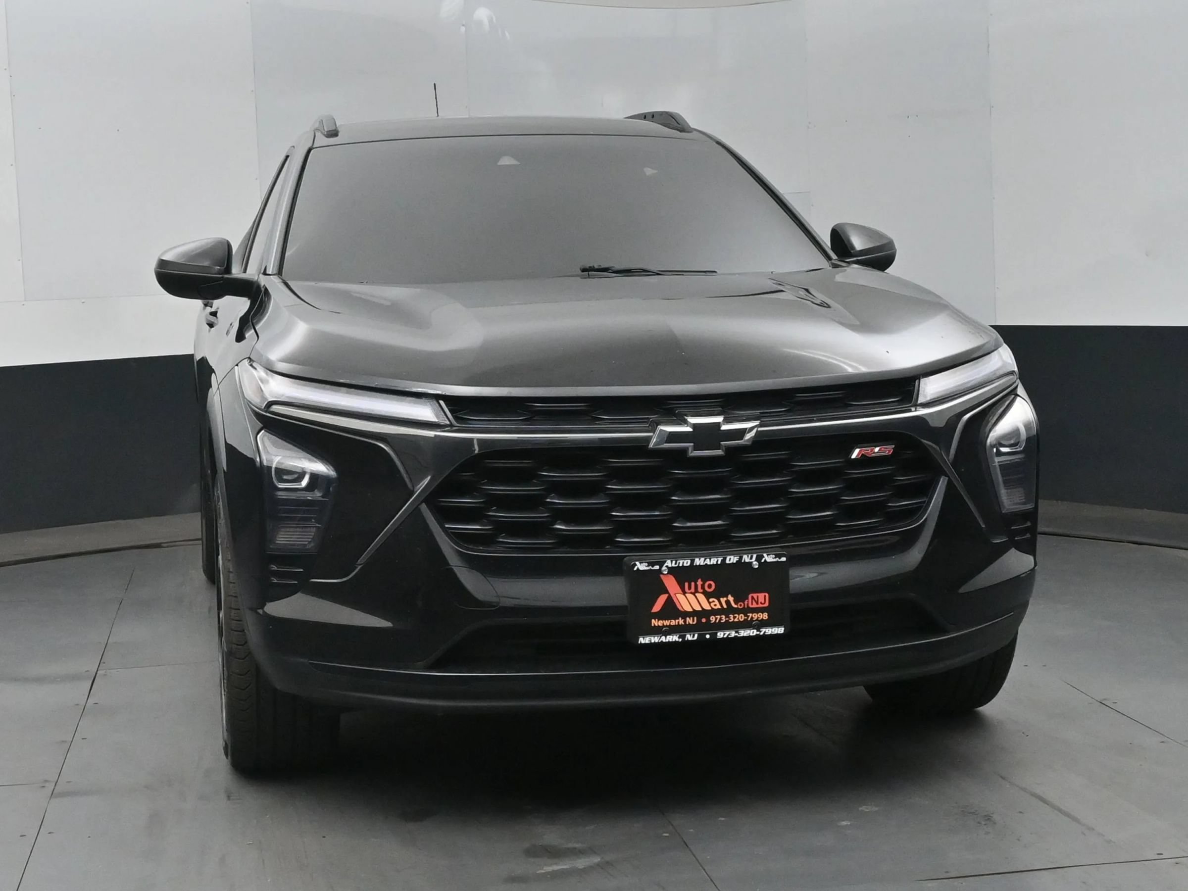 Used 2025 Chevrolet Trax RS FWD image 3