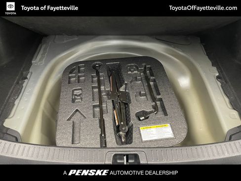 Used 2024 Toyota Corolla LE image 40