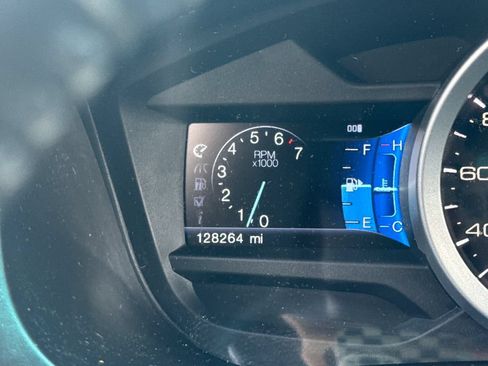 Used 2013 Ford Explorer XLT FWD image 35