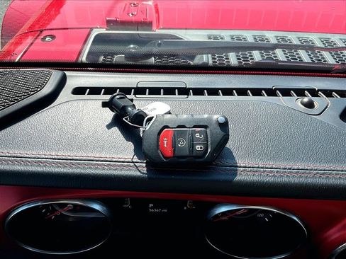Used 2020 Jeep Gladiator Rubicon w/ Dual Top Group AWD/4WD image 12