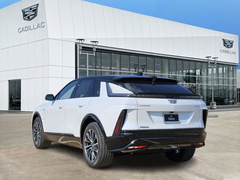 New 2026 Cadillac Lyriq Premium Sport image 4
