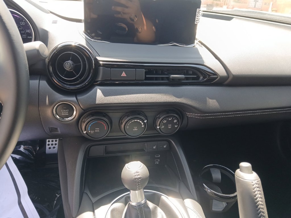 New 2026 MAZDA MX-5 Miata Club w/ Interior Package RWD image 15