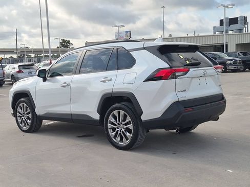 Used 2023 Toyota RAV4 XLE Premium FWD image 4