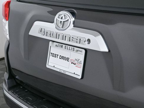 Used 2012 Toyota 4Runner SR5 w/ Premium Pkg AWD/4WD image 34
