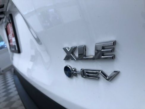 Used 2025 Toyota RAV4 XLE AWD/4WD image 16