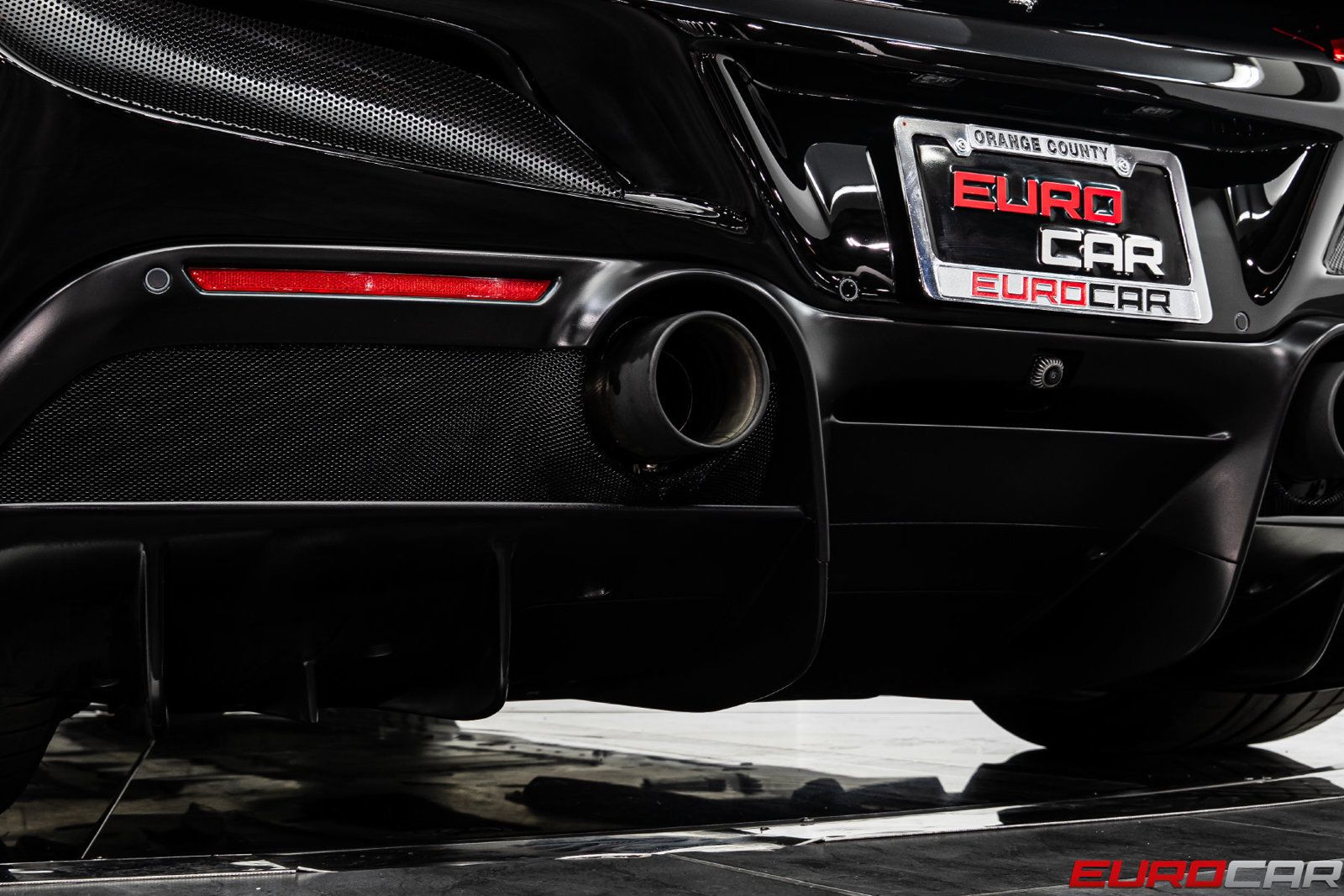 Used 2021 Ferrari F8 Tributo RWD image 24