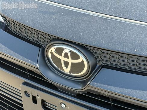 Used 2024 Toyota Corolla LE image 32