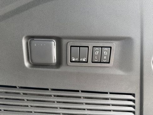 New 2026 Chevrolet Suburban High Country image 38