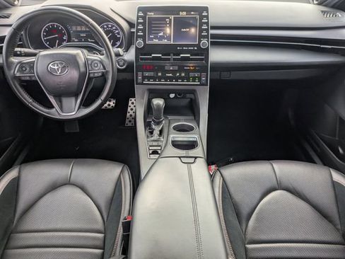 Used 2019 Toyota Avalon XSE image 11