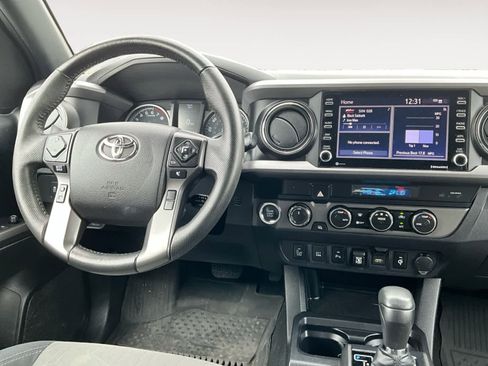 Used 2021 Toyota Tacoma TRD Sport w/ Technology Package AWD/4WD image 12