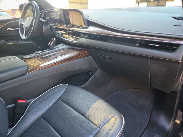 Used 2023 Cadillac Escalade Premium Luxury w/ LPO, Illumination Package AWD/4WD image 30