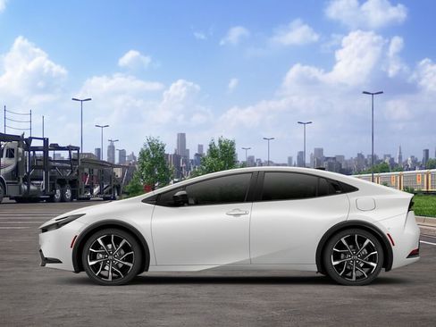 New 2026 Toyota Prius Plug-In Hybrid image 4