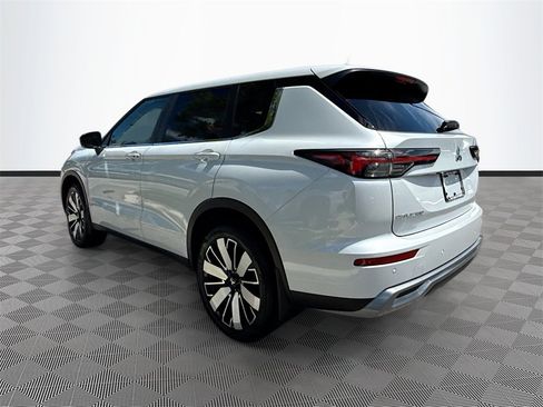 New 2025 Mitsubishi Outlander SE image 7