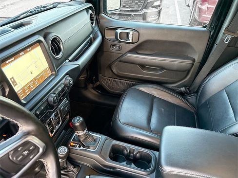 Used 2022 Jeep Wrangler Unlimited Sahara w/ Cold Weather Group image 26