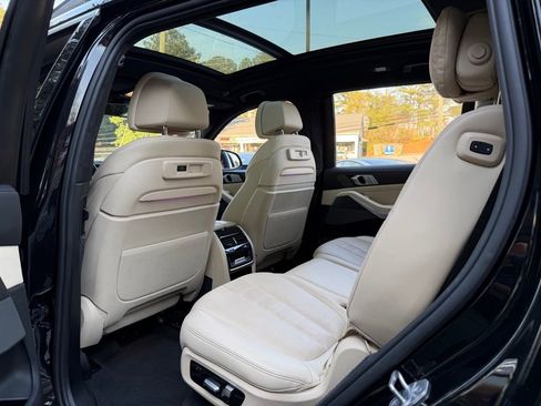 Used 2021 BMW X7 xDrive40i w/ Premium Package image 31