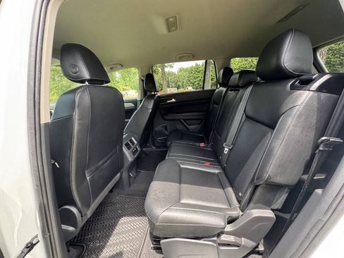Used 2019 Volkswagen Atlas SE FWD image 17