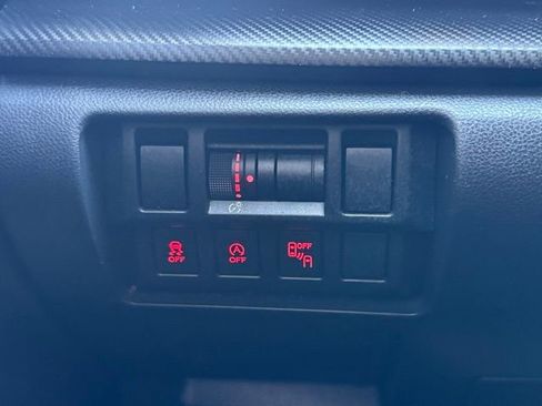 Used 2022 Subaru Crosstrek 2.0i Premium w/ Moonroof Package image 17