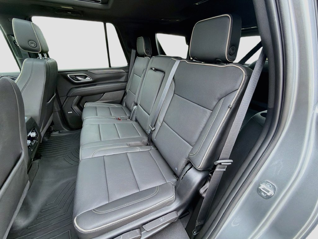 Used 2023 GMC Yukon SLT w/ SLT Premium Package AWD/4WD image 28