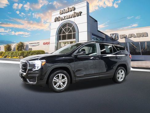 Used 2023 GMC Terrain SLE w/ Driver Convenience Package image 10