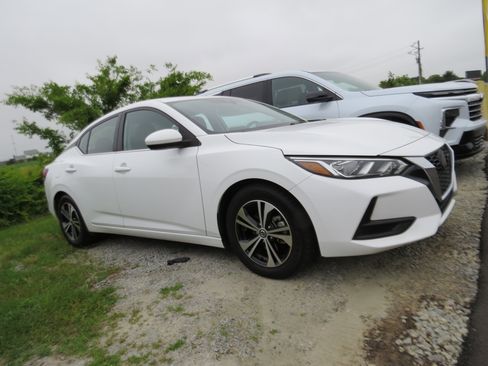 Used 2022 Nissan Sentra SV FWD image 1