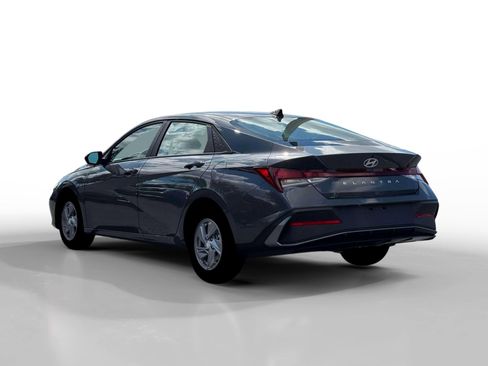New 2026 Hyundai Elantra SE FWD image 5