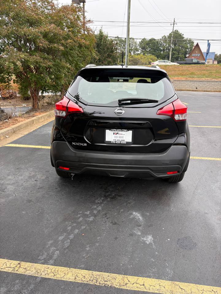 Used 2019 Nissan Kicks S FWD image 6