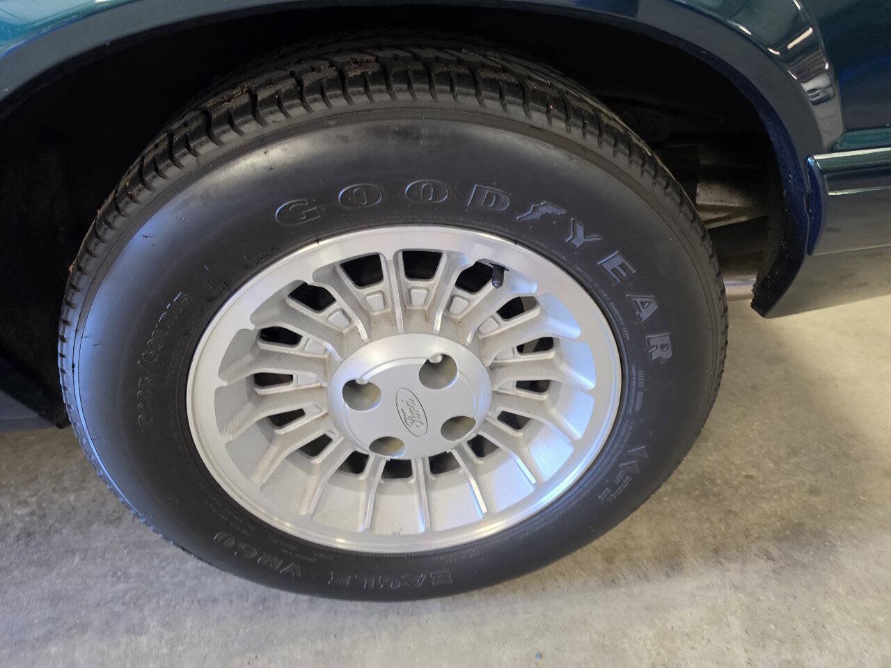 Used 1990 Ford Mustang LX RWD image 5