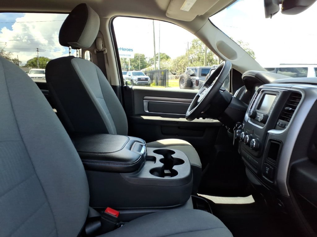 Used 2022 RAM 1500 Classic SLT AWD/4WD image 12