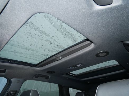 Used 2024 Buick Enclave Avenir w/ Avenir Technology Package image 28