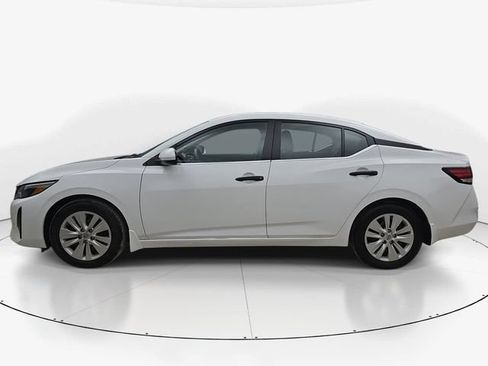 Used 2025 Nissan Sentra S FWD image 9