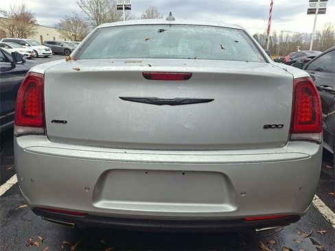 Used 2023 Chrysler 300 Touring L w/ Popular Equipment Group image 9