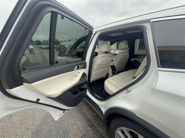 Used 2024 BMW X5 xDrive50e w/ Executive Package AWD/4WD image 26