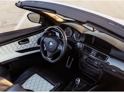Used 2011 BMW M3 Convertible RWD image 28