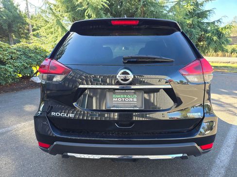 Used 2019 Nissan Rogue S image 4