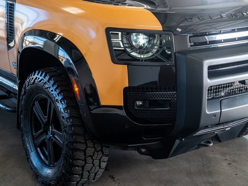 Used 2022 Land Rover Defender 110 X-Dynamic SE image 16