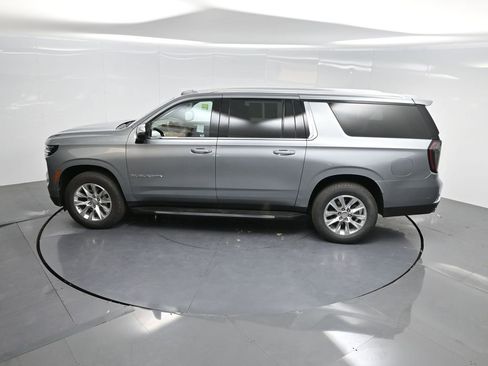 Used 2025 Chevrolet Suburban Premier image 68