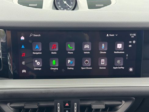 Used 2024 Porsche Cayenne w/ Premium Package image 29