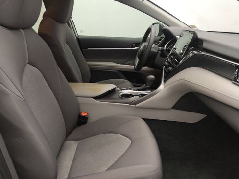 Used 2022 Toyota Camry LE image 21