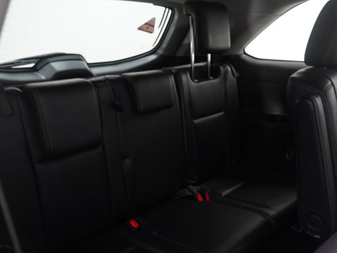 Used 2017 Toyota Highlander XLE image 13