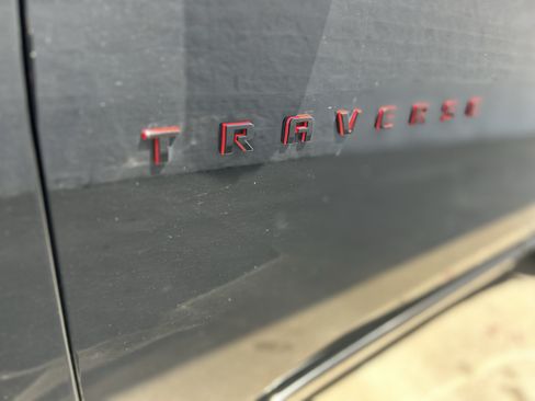 Used 2021 Chevrolet Traverse Premier w/ Redline Edition AWD/4WD image 9