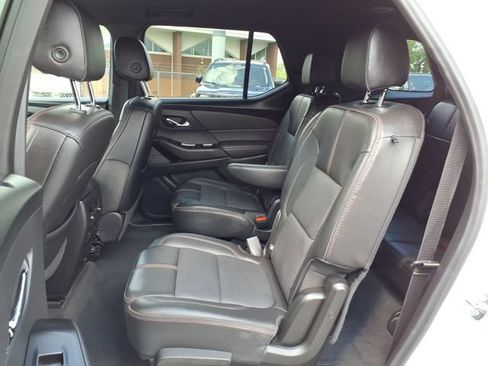 Used 2023 Chevrolet Traverse RS FWD image 21