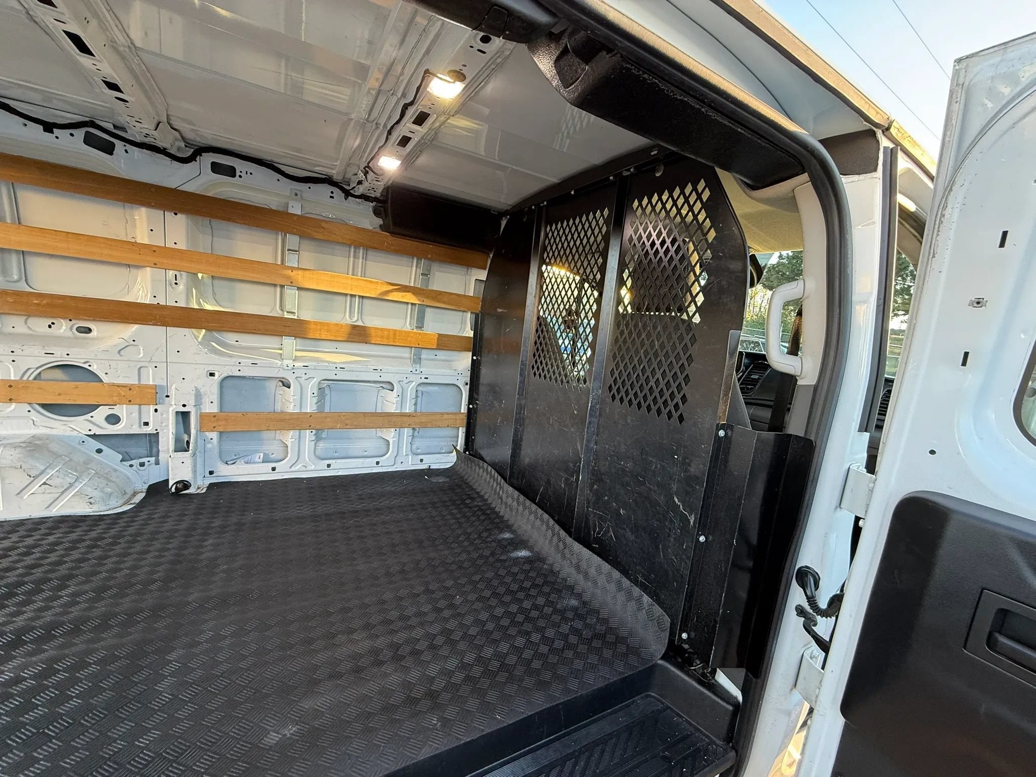 Used 2021 Ford Transit 250 Low Roof w/ Exterior Upgrade Package RWD image 16